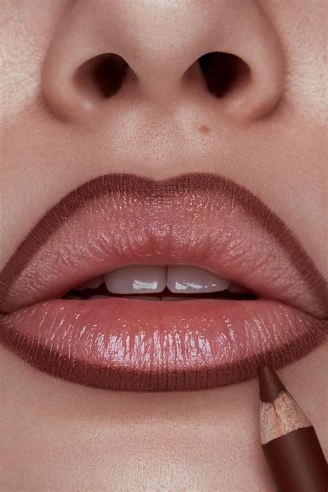 Lip Liner Made Easy: Foolproof Application Techniques